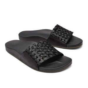 Kāmola Women’s Leather Slide Sandals - Black | OluKai